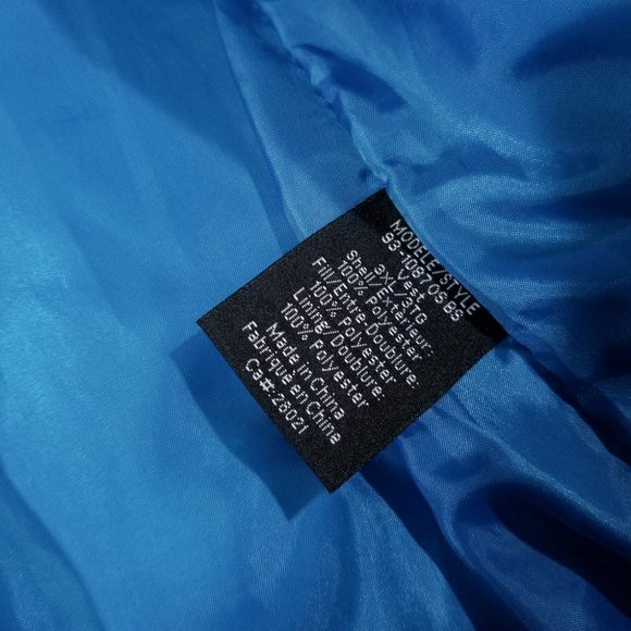 White Mountain Blue All-Over-Print Outdoor Vest - Picture 9 of 11